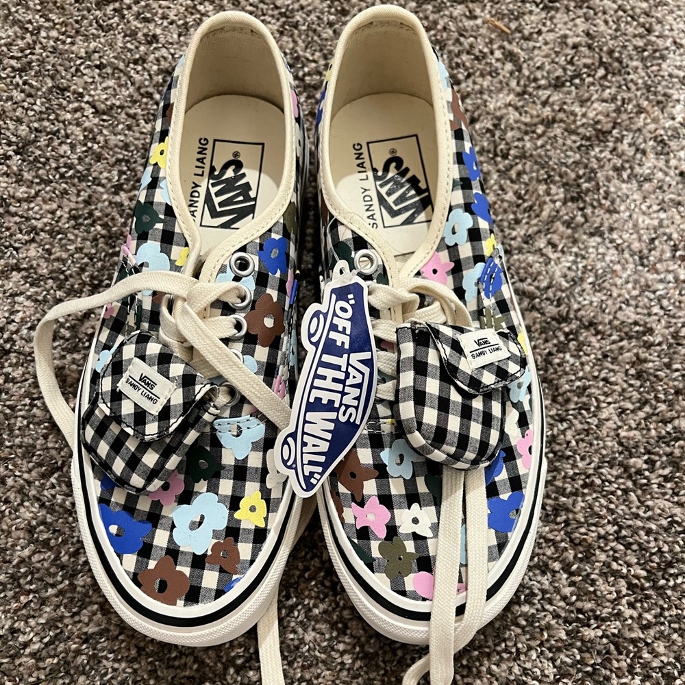 🆕 Vans shoes, size 8.5